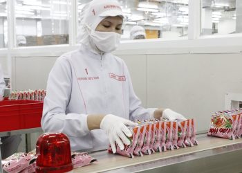 Acecook Việt Nam nỗ lực sản xuất trong mùa dịch, cung cấp sản phẩm an toàn cho người tiêu dùng