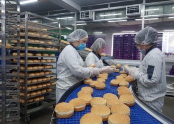 Thực phẩm Việt ra thế giới: Câu chuyện bán hàng hiệu quả và bền vững